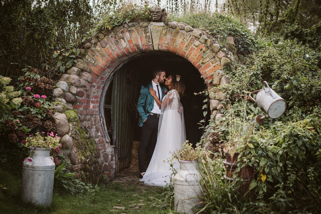 Relaxed autumn wedding in Yorkshire with colourful details