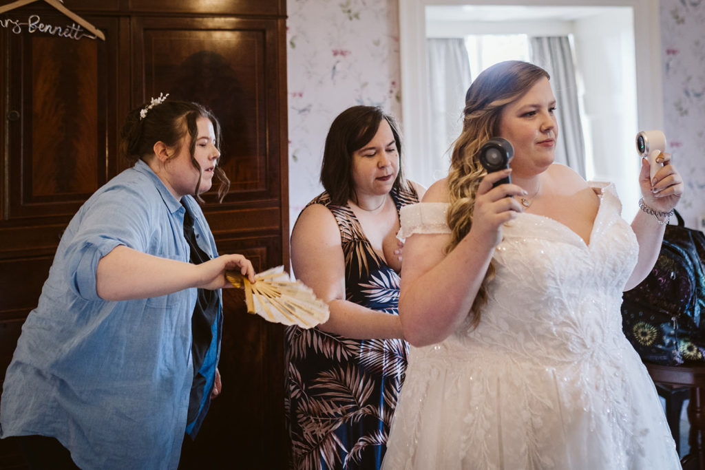 unposed wedding moments that tell the story of the day